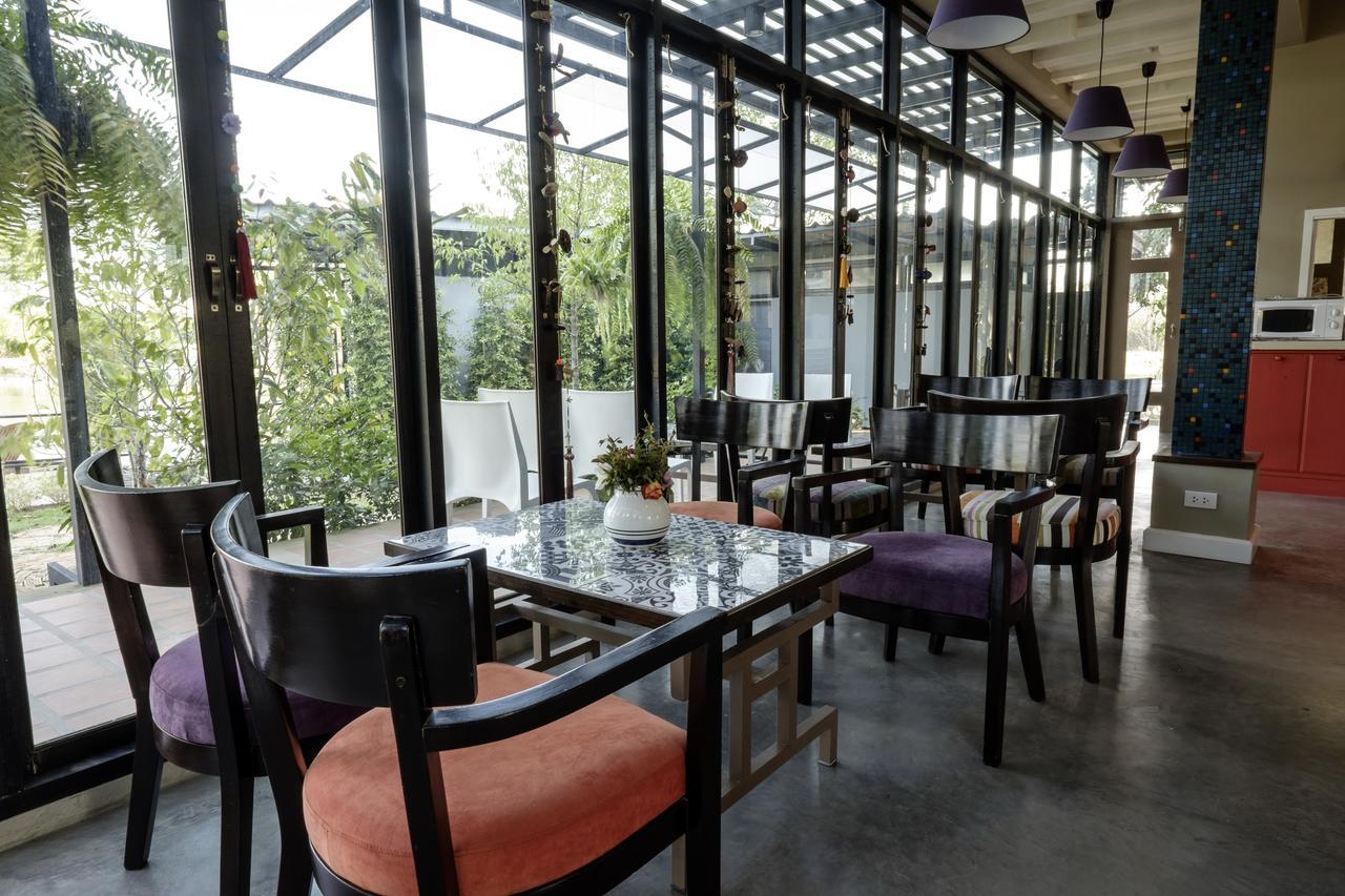 Amphawa Caza Platuu Bed & Breakfast Екстериор снимка