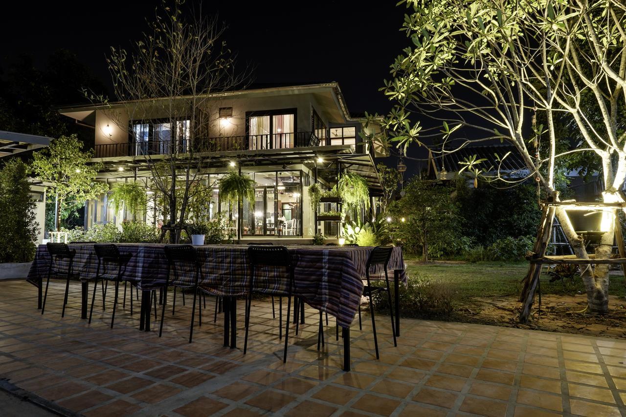 Amphawa Caza Platuu Bed & Breakfast Екстериор снимка