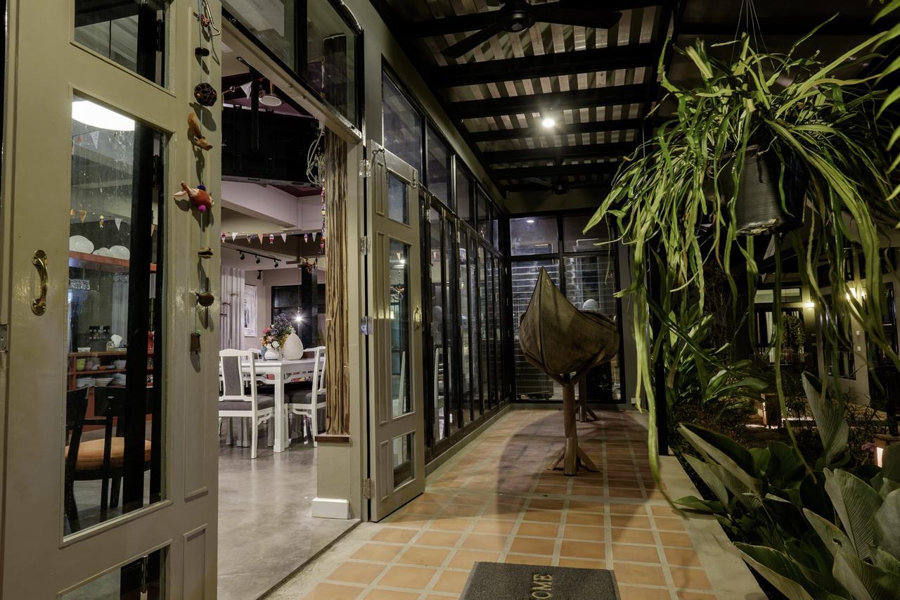 Amphawa Caza Platuu Bed & Breakfast Екстериор снимка